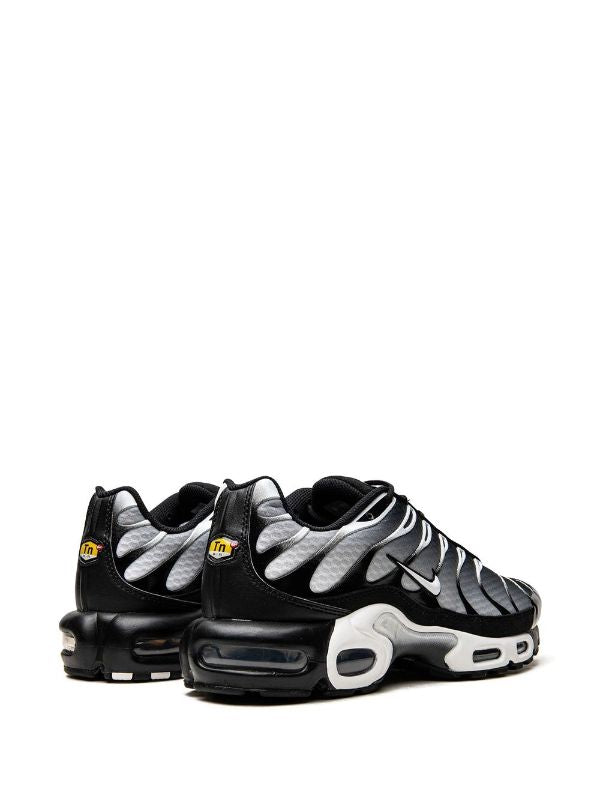 Nike Air Max Plus TN - Black & Silver